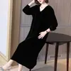 Vestido de veludo outonal com mangas compridas e decote V para mulheres, luxo leve, alta qualidade, elegante, vestido longo de cor sólida em linha A para mães