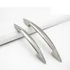 Mango de aleación de aluminio fundido a presión, tirador para puerta de cajón de gabinete, estilo simple de exportación, accesorios de ferretería 16318