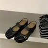 2026 Verão Novos Sapatos Doces Mary Jane Bico Dividido Sola Grossa Patchwork Sapatos Individuais Femininos Fivela de Couro Casual Salto Baixo Sapatos Individuais