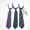Corbata de cuello con hebilla JK a rayas teñidas en hilo, lunares de flores al por mayor