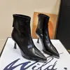 Botines de punta estilo francés para mujer, nueva colección otoño 2026, perfectos con vestidos, diseño ajustado, tacones de aguja elegantes, botas de tacón alto a la moda