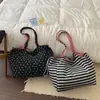 Nova bolsa de ombro reversível de bolinhas, bolsa tote oversized e estilosa estilo coreano, bolsa versátil e fresca de tecido listrado