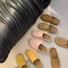 Chinelos Suportivos, Absorventes de Suor e Versáteis para Mulheres, Adequados para Usar com Saias, Novo Modelo Tendência 2026, Sola Macia, Confortáveis, Antiderrapantes, Equilibrados, Chinelos Fechados