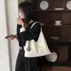 Bolso nuevo para mujer, gran capacidad, versátil, moda casual de otoño 2026, de un solo hombro, tote de cera de aceite, para ir al trabajo, retro