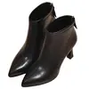 Botas Femininas de Salto Alto Bico Fino para Outono e Inverno 2025 Novas Botas de Salto Fino Solado Macio Salto Médio Botas Simples Botas de Moda com Veludo