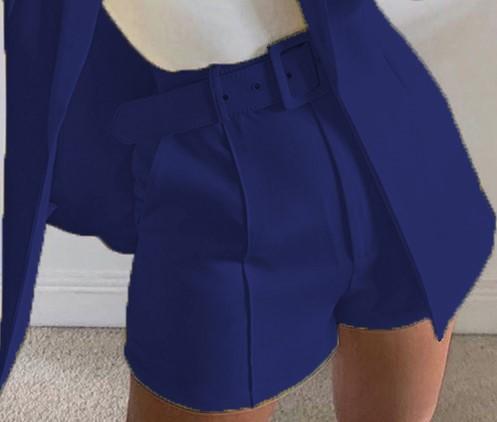 宝蓝色