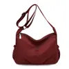 Nova Bolsa Plissada de Nylon Outono/Inverno 2025 para Mulheres, Bolsa Versátil para Ombro para o Dia a Dia, Bolsa de Viagem, Bolsa de Maternidade
