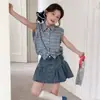 Conjunto de Camisa sin Mangas a Cuadros Estilo Coreano para Niñas Primavera y Verano 2026 Conjunto de 2 Piezas Falda de Mezclilla Versátil para Niños Atuendo de Verano