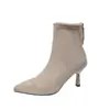 Botines de tacón de aguja con punta fina estilo francés para mujer, nueva colección de invierno 2026, botines ajustados de gamuza de tacón alto, botines forrados de felpa estilo coreano