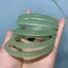 Atacado de fábrica espécie de gelo calcedônia verde-fruta pulseira redonda fina jingle pulseira de beleza 6mm jade fornecimento ao vivo