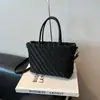 Bolso de Mano tipo Cubo con Forma de Diamante Bolso Cruzado para Mujer Nicho Retro Versátil para Viajar Bolso de Hombro Tote Comercio Exterior Transfronterizo