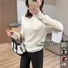¡Tejido fino de mezcla de lana con textura de bambú estilo coreano para reducir la edad! Suéter de punto con cuello redondo, hombro normal, efecto adelgazante, hermoso patrón de ondas, top
