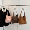 Bolso Tipo Cubo de Gran Capacidad Otoño e Invierno Retro Tote Sobaco 2024 Nuevo Bolso Versátil Moda Viajero Bolso de Hombro Venta al por Mayor