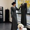 Vestido de Punto con Cuello Estilo Francés para Mujer, Nuevo Modelo Otoño e Invierno 2026, Sensación de Alta Gama, Ceñido a la Cintura, Adelgazante, Vestido Largo Maduro y Elegante