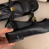 Sapatilha Mary Jane Patchwork Camélia Couro de Ovelha Estilo Francês Altura Aumentada Petite Inspirada na Chanel Sapatilhas de Primavera para Mulheres 2026 Novo Modelo