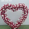 Arranjo Floral em Arco em Forma de Coração Direto da Fábrica para Casamentos, Pedidos de Casamento, Eventos ao Ar Livre em Gramados de Aniversário e Fundos de Banquete