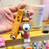 Novo chaveiro de desenho animado do Snoopy pingente de bolsa de casal chaveiro de carro boneca de borracha macia pequeno presente atacado