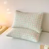 Juego de dos fundas de almohada acolchadas impermeables, nuevo estilo 2026, funda de almohada resistente al aceite para dormitorios, funda interior para núcleo de almohada individual