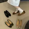 Zapatos de mujer de estilo coreano, punta redonda, corte bajo, colección nueva 2026, modernos, que realzan la altura, con moño, diseño sin cordones, cómodos y versátiles, zapatos pequeños de cuero