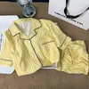 Pijama casual de estilo coreano para mujer, a rayas amarillas y blancas, con cuello camisero, pantalones cortos de manga corta, adecuado para usar en exteriores, algodón nube, conjunto de dos piezas para dormitorios estudiantiles