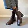 Botines retro de tacón alto para mujer, nuevo estilo otoño e invierno 2026, botines estilo Martin de punta cuadrada, botines cortos estilo francés para personas menudas con tacones gruesos, botines de ajuste ceñido