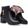 Sapatos Quentes de Mãe, Sapatos de Algodão de Couro Macio de Inverno para Mulheres, Novo Estilo 2025, Botas Curtas Forradas com Lã, Sapatos de Couro Versáteis de Salto Médio para Pessoas de Meia-Idade e Idosas