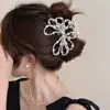 Presilha de garra com pérola e laço estilo francês para mulheres, novo modelo 2026, presilha tubarão de nicho de alta qualidade para penteados no topo da cabeça, acessório de cabelo