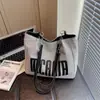 Bolsos de Alta Gama para Mujer Otoño e Invierno 2025 Nuevo Bolso Tote de Moda Tendencia Versátil Ins Gran Capacidad Bolso de Hombro para Viajes