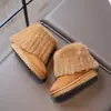 Botas de nieve para niñas 2026 invierno nuevo estilo zapatos de algodón engrosados cálidos para niños zapatos de felpa y pelo para niñas suela suave modernos