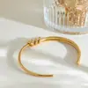 Wanxing Europeo y Americano Acero Inoxidable 18K Línea Asimétrica Abierto Pulsera Única Elegante Transfronterizo Más Vendido Pulsera Que No Se Desvanece