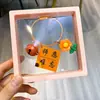 Regalo para el Día del Maestro Llavero de Flor Pequeña Anillo de Alambre de Acero Etiqueta de Nombre de Acrílico para Maestro y Tutor para Conmemorar y Expresar Gratitud