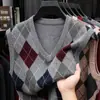 Chaleco de lana con cuello en V para otoño e invierno, chaleco de punto grueso sin mangas para hombre con patrón de rombos, se usa debajo de un suéter de jacquard, chaleco de hombre