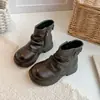 Botines plisados para niña, nueva colección otoño/invierno 2026, con suela gruesa, modernos, estilo retro, botines tipo Martin, suela suave, botas de cuero estilo motociclista