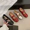 Sapatos Baixos Femininos Vento Suave da Noite 2026 Outono Novo Estilo Francês Sapatos Planos Mary Jane para Combinar com Saias