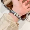 Pulsera Negra de Nácar con Separadores Blancos de Nácar y Cruz Completa de Diamantes para Mujer, Diseño Único de Nicho, Nácar Amarillo de Alta Gama