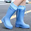 Botas de lluvia para mujer hasta la pantorrilla, engrosadas, a la moda, con puños elásticos, antideslizantes, engrosadas, para adultos, adecuadas para uso en la cocina, cálidas e impermeables.