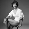Traje de baño sexy de una pieza con escote en V y mangas abullonadas de color liso, adelgazante, para mujer, retro francés, Corea del Sur, traje de baño para aguas termales