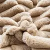 Juego de cuatro piezas de pelo de conejo de alta gama, juego de cama de terciopelo de leche, forro polar de coral grueso de doble cara para otoño e invierno, sábana, funda de edredón, manta individual