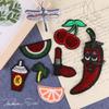 Etiqueta de tela bordada con cuentas al por mayor lentejuelas accesorios para ropa de bebidas frutales etiquetas bordadas por computadora pegatinas de tela accesorios para bolsos, zapatos y sombreros