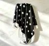 Lenço feminino de cetim liso para primavera e verão, imitação de seda, estampado xadrez pequeno, presente, lenço xale europeu e americano, atacado