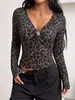 Novas roupas femininas da Amazon Transfronteiriça: Camiseta de manga comprida justa com gola V, fivela de metal torcida e estampa de leopardo