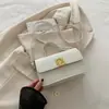 La popular de este año 2024 nueva moda simple bolsa cuadrada pequeña bolso de mano para grupos pequeños bolso de hombro cruzado de alta gama bolso de mujer