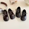 Zapatos de princesa de retazos con temperamento para niña, nuevos de verano 2025, estilo coreano, modernos, con lentejuelas, calzado de moda para niñas, de cuero