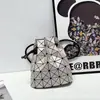 Bolsa Feminina Original de Fábrica para Toda a Vida com Cordão de Losangos Bolsa Saco Geométrico Versátil para Axila Bolsa de Ombro Feminina