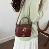 Bolso pequeño de moda, bolso versátil de hombro y cruzado para mujer, bolso de mano nuevo, elegante y con estilo, bolso cuadrado pequeño para damas, bolso de hombro