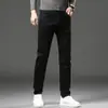 Calça jeans masculina de seda gelada, corte reto slim fit, calça casual fina e elástica da moda verão 2026, calça comprida para homens
