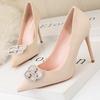 121-3 Zapatos de moda coreana para mujer, de gamuza, punta puntiaguda, hebilla de metal con diamantes de imitación, zapatos de tacón alto sexis y adelgazantes para mujer