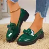 Mocassins femininos plus size europeus e americanos, novos sapatos Mary Jane com laço em verniz outono 2026, sapatos casuais atacado
