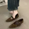 Zapatos de Mujer Mary Jane Únicos con Tacón de Cuña Color Café y Punta Fina Otoño 2026 Ante Zapatos de Abuela para el Trabajo Nocturno