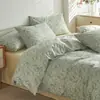 Juego de ropa de cama de cuatro piezas de algodón con estampado floral pequeño estilo pastoral retro americano funda de edredón y sábana de cama de 1.8 m juego de tres piezas 1.5 para niña
